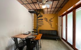 Encantador Duplex cerca de todo